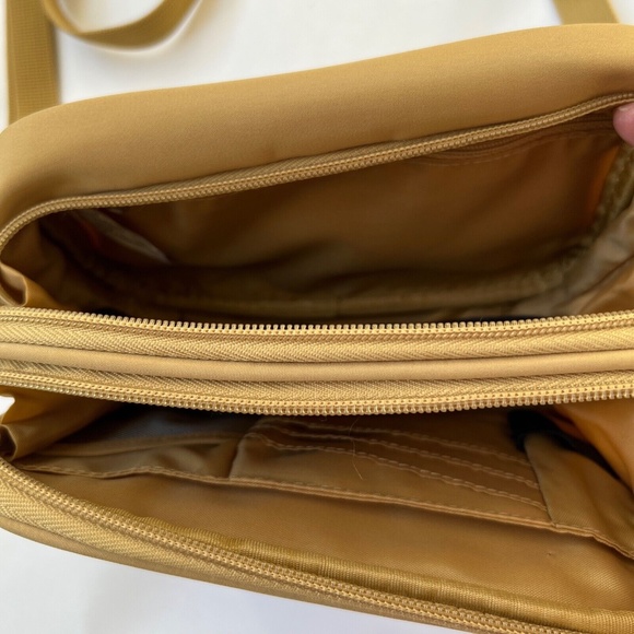 Travelon Crossbody Convertible Waist Belt Fanny Pack Small Golden Yellow Travel - Picture 5 of 9